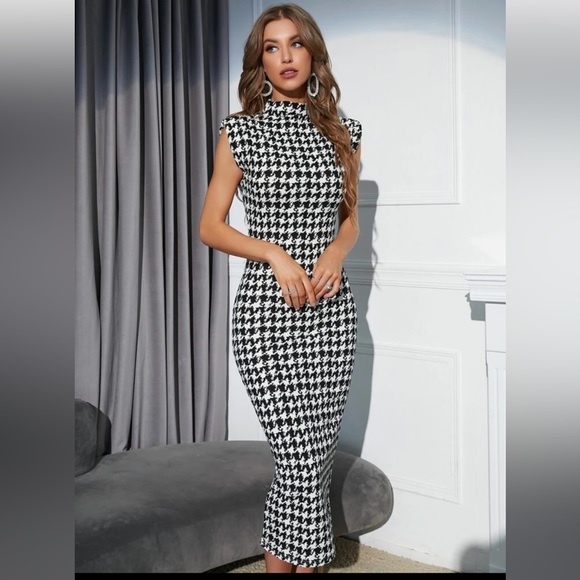 Dresses & Skirts - ⭐️NEW⭐️ From Work to Play Houndstooth Stretch Dress